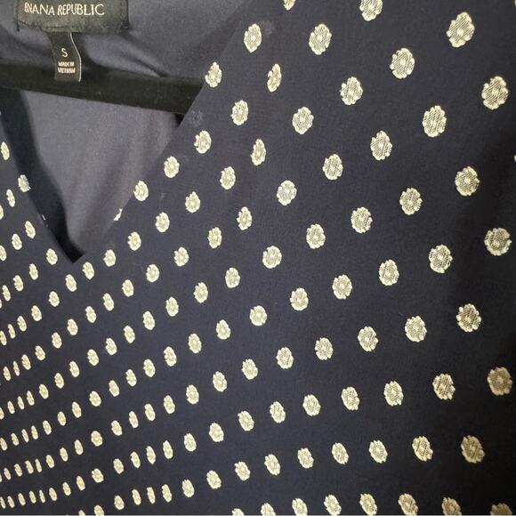 Banana Republic blouse with embroidered polka dots - Picture 4 of 7